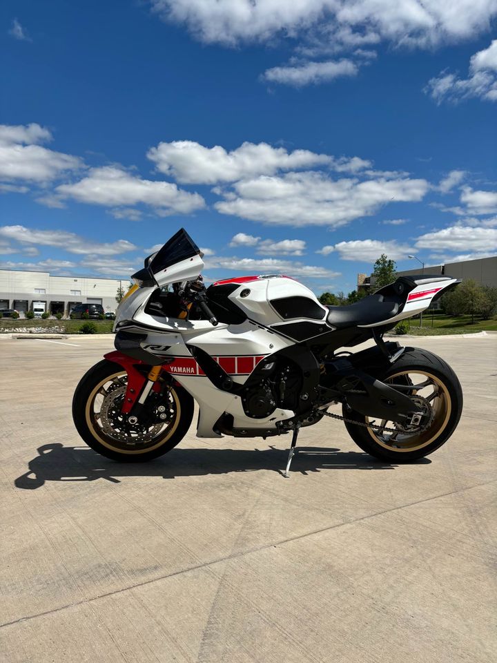 2022 Yamaha R1 – Cyclevana – List Your Motorcycle Free