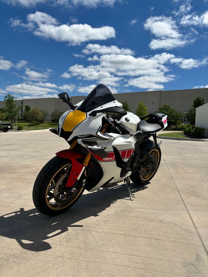 2022 Yamaha R1 – Cyclevana – List Your Motorcycle Free